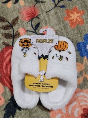 Peanuts White Fuzzy Slip-On Slippers with Pumpkin and Snoopy Embroidery